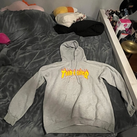 Medium Thrashers gray sweatshirt - Picture 1 of 4